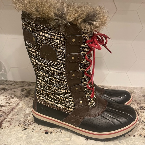 Sorel Joan of Arctic boots - Picture 3 of 8